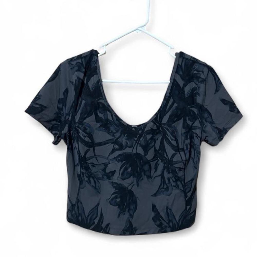 Lululemon Align™ T-Shirt in the print Botanical Bloom Anchor Multi color - M